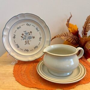 Vintage Floral Patterned Cream Stoneware Set